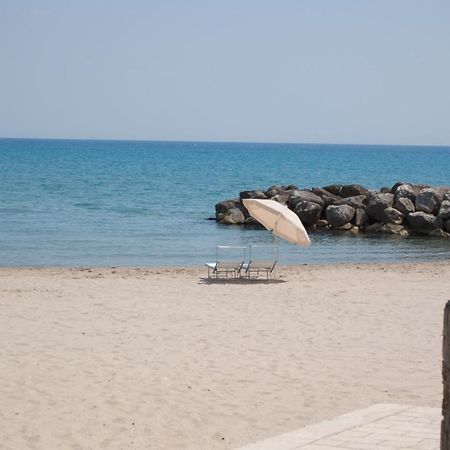 Mansarda Mare Red Apartment Шака Екстериор снимка