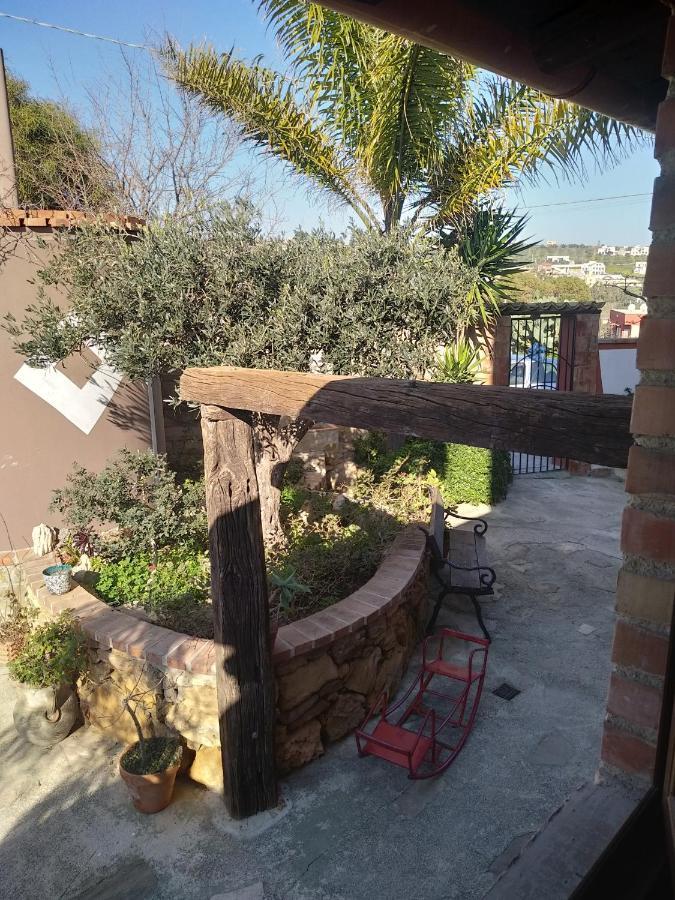 Mansarda Mare Red Apartment Шака Екстериор снимка