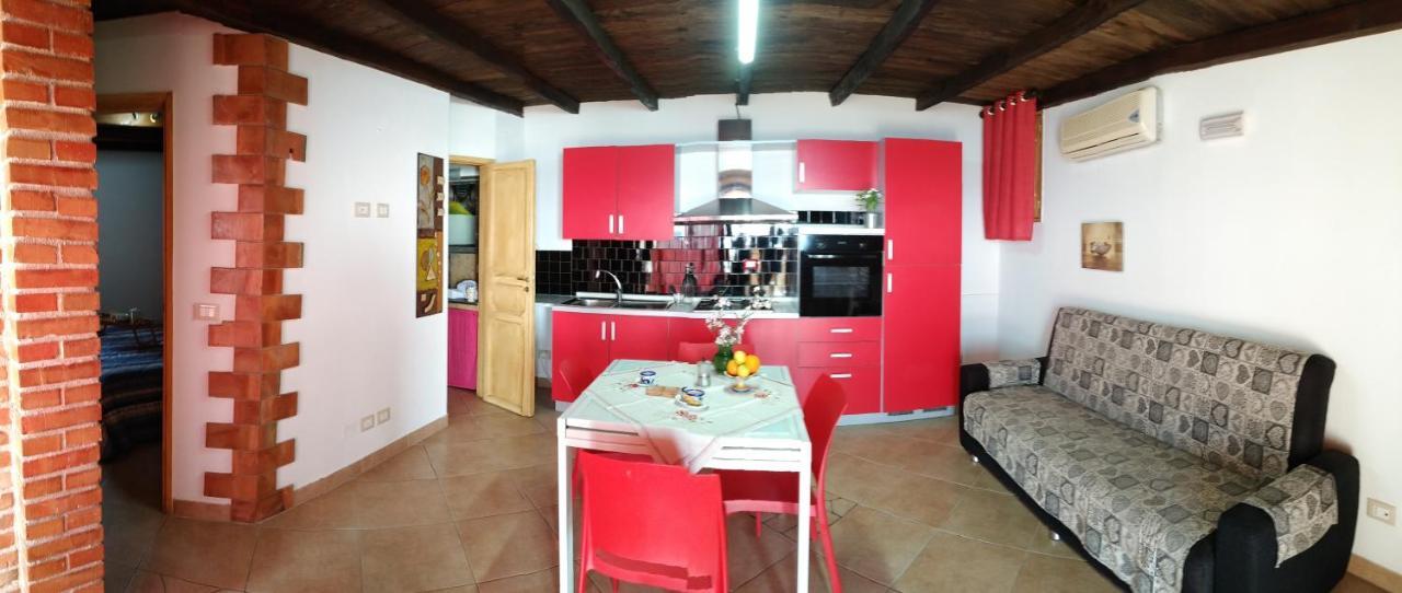 Mansarda Mare Red Apartment Шака Екстериор снимка
