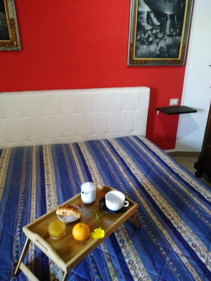 Mansarda Mare Red Apartment Шака Екстериор снимка